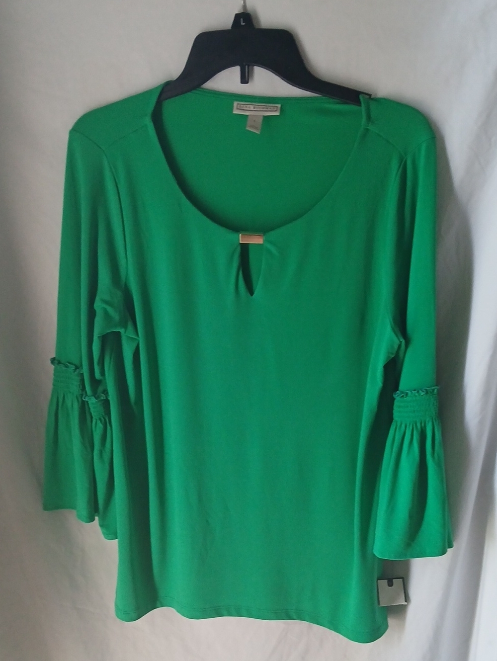 Dana Buchman Bright Green Scoop Neck Bell Sleeve Top with Gold Accent